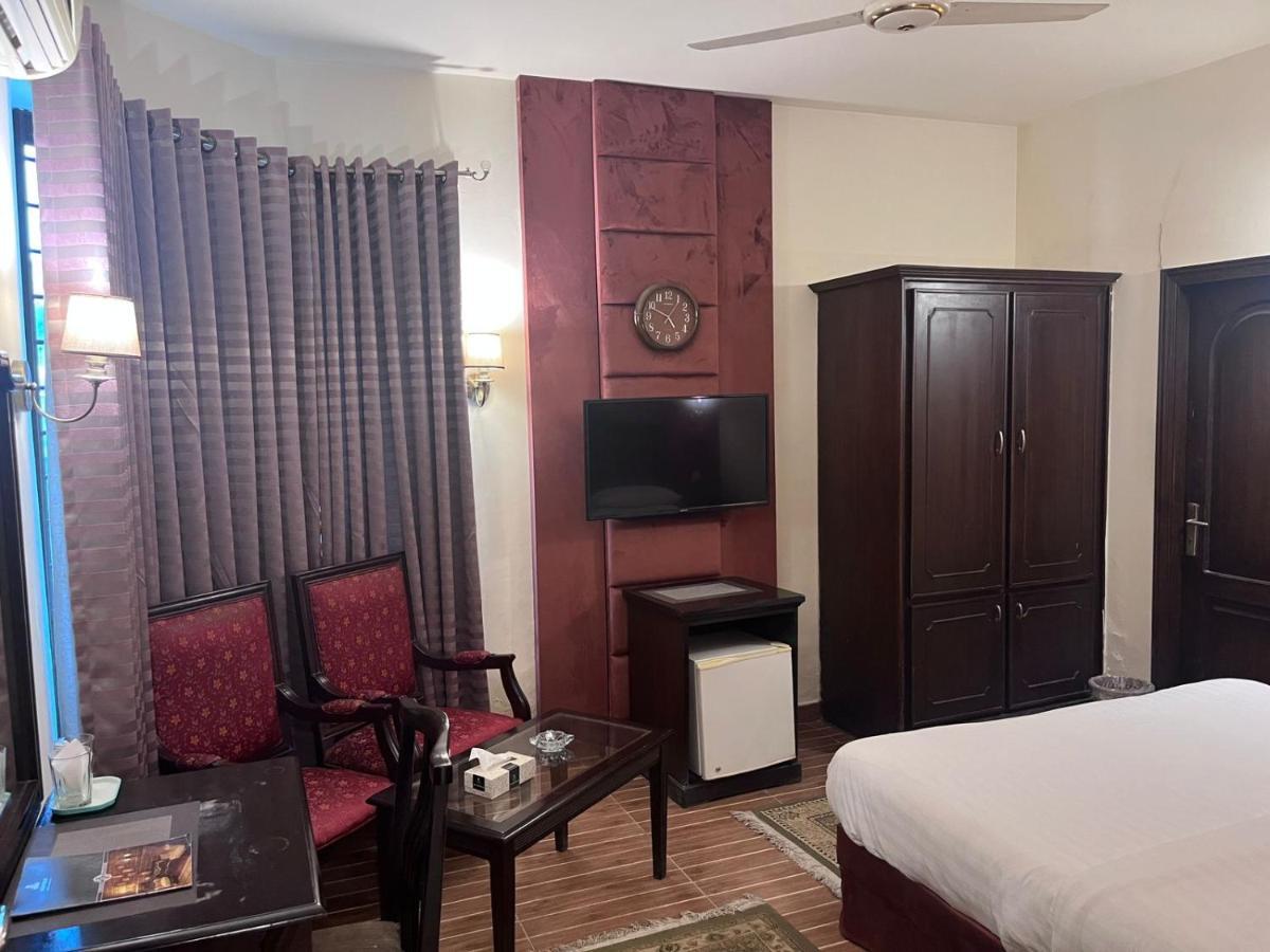 Shelton Hotel Rawalpindi Exterior foto