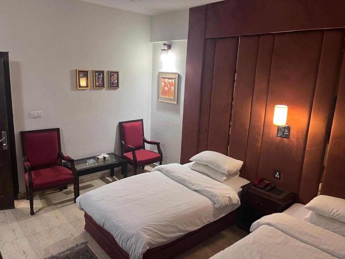 Shelton Hotel Rawalpindi Exterior foto