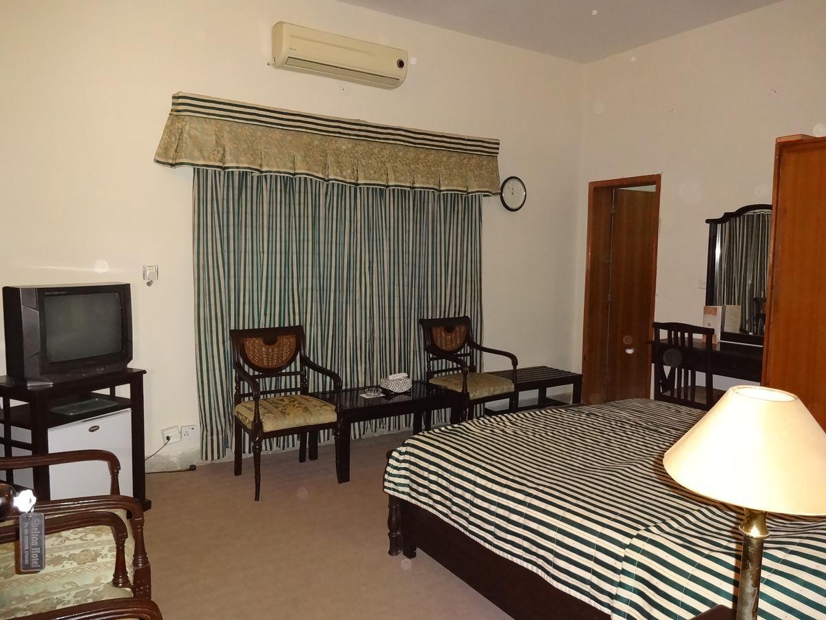 Shelton Hotel Rawalpindi Exterior foto